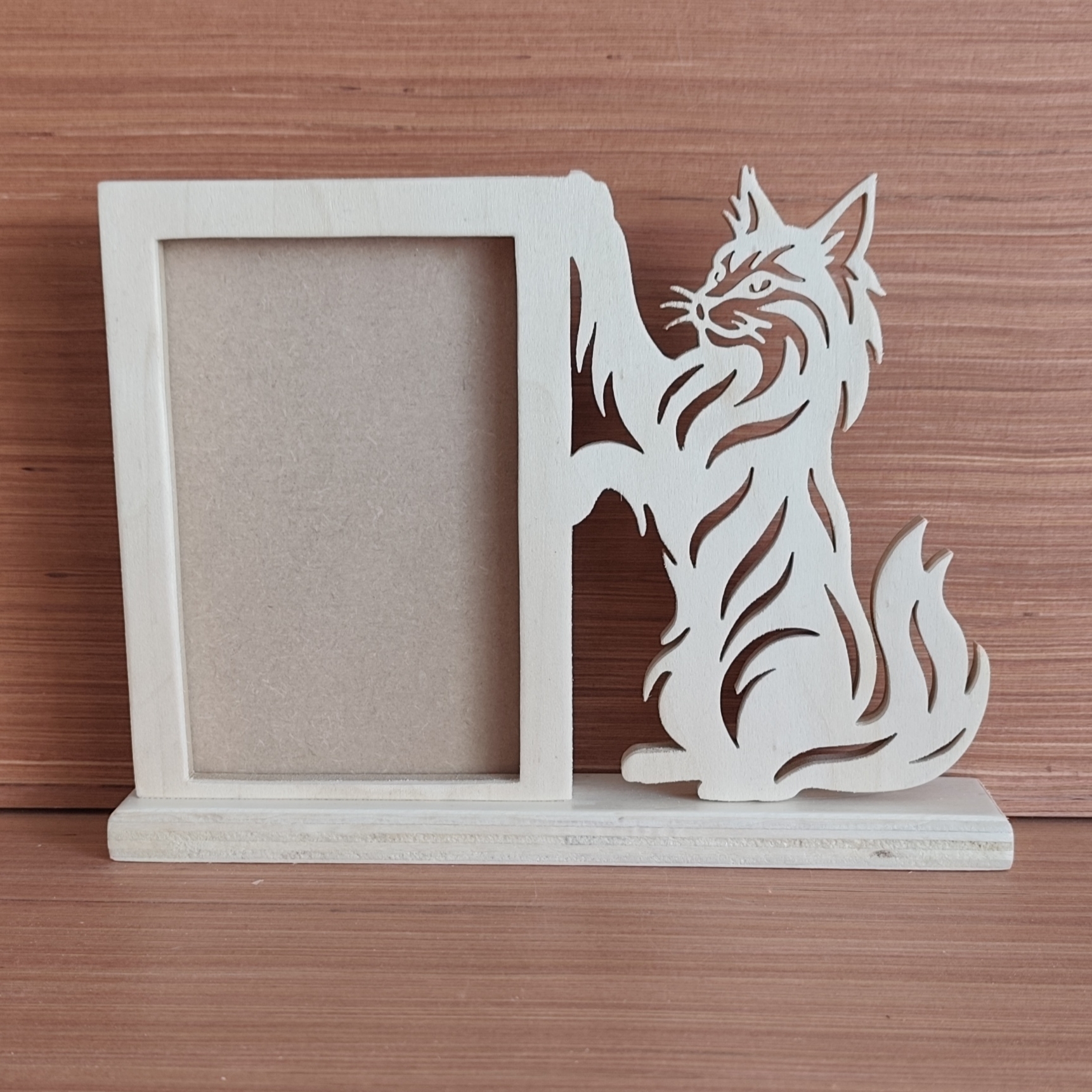 Cadre photo chat coon clair debout